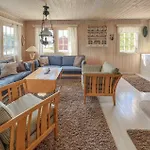 2 Bedroom Gorgeous In Semesterbostad Vegårshei