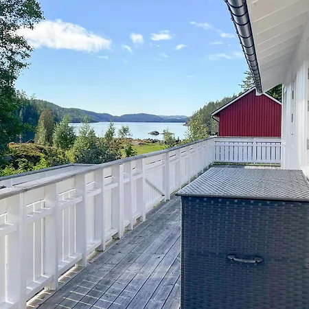 2 Bedroom Gorgeous In Vegårshei