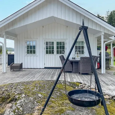 2 Bedroom Gorgeous In * Vegårshei