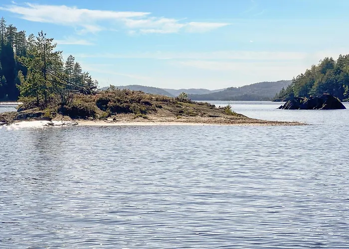 2 Bedroom Gorgeous In * Vegårshei