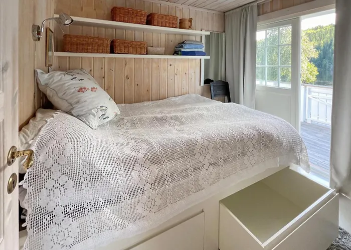 2 Bedroom Gorgeous In *