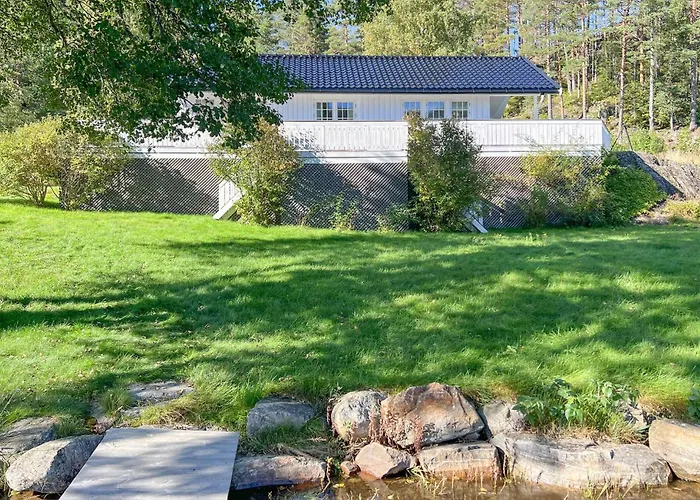 2 Bedroom Gorgeous In Vegårshei